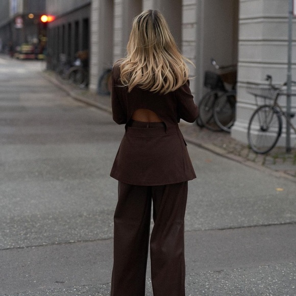 NA-KD Brown Tailored Cut Out Blazer - Picture 1 of 10